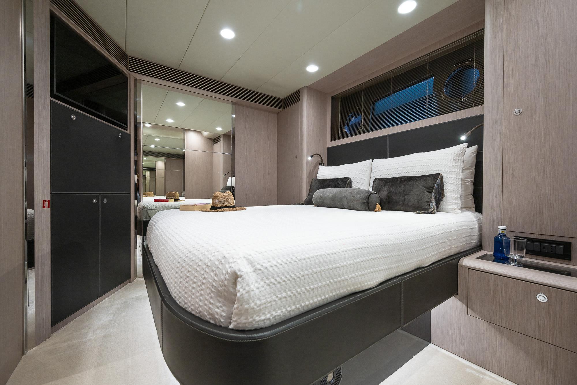 2013 RIVA 63' VIRTUS 